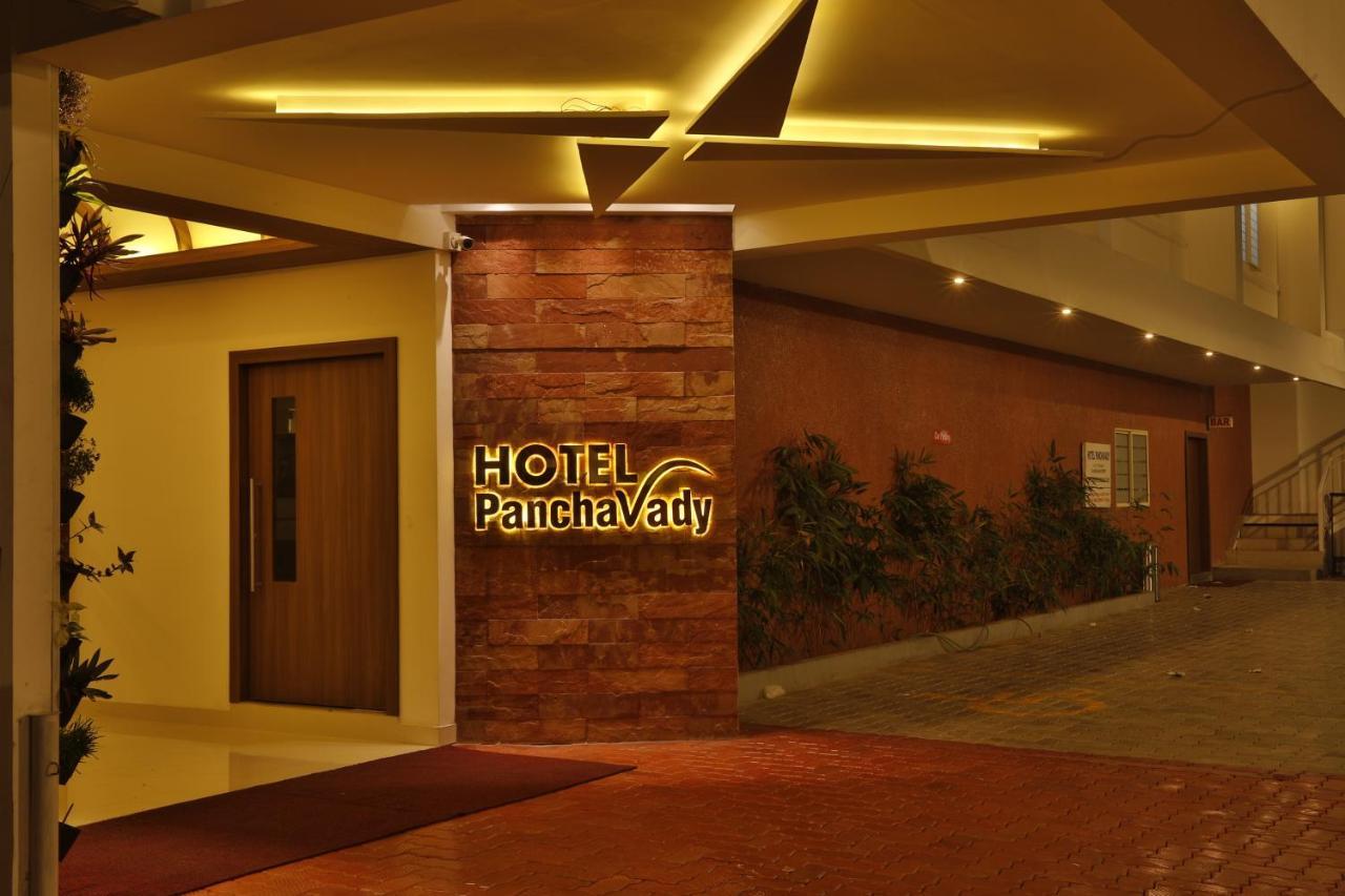 Hotel Panchavady Tiruvalla Exterior photo
